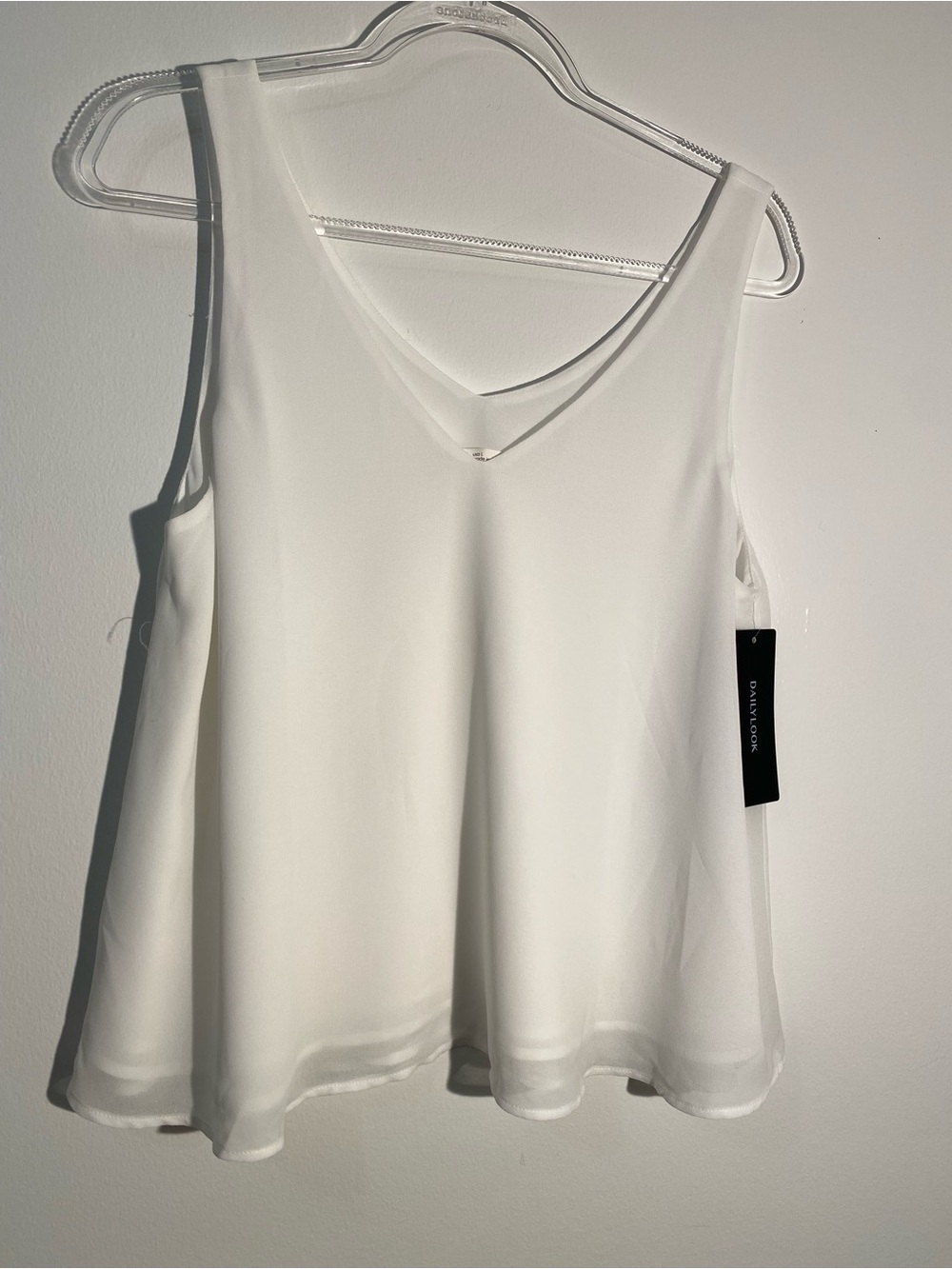 Be cool White V-Neck Chiffon Camisole sz L